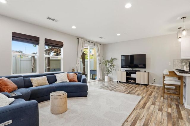8629 Sage Shadow Drive, Lakeside, CA 92040