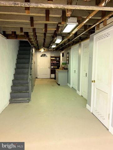 4413 SHERWOOD RD, Philadelphia, PA 19131
