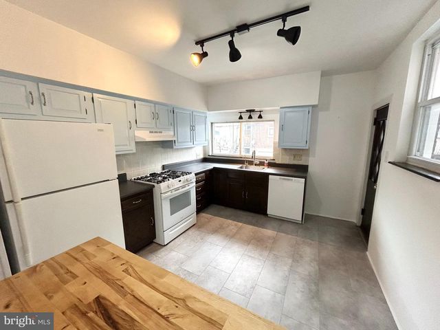 4413 SHERWOOD RD, Philadelphia, PA 19131