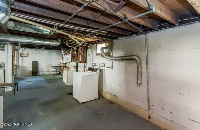 1048 Hawk Street, Toledo, OH 43612