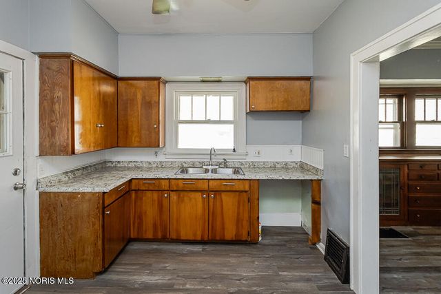 1048 Hawk Street, Toledo, OH 43612