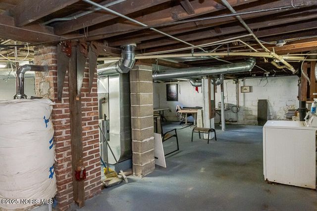 1048 Hawk Street, Toledo, OH 43612