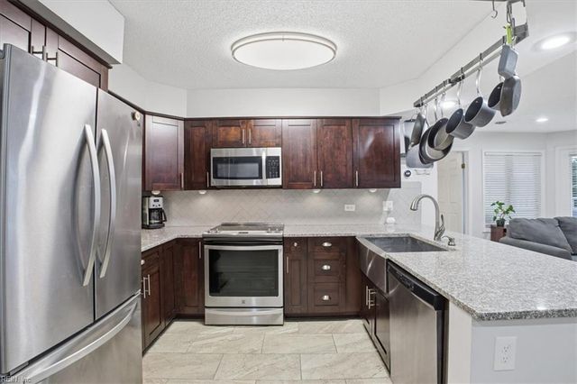 2529 Bridge Side PL, Virginia Beach, VA 23455