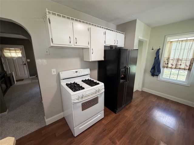 2801 Cambridge Street, Des Moines, IA 50313