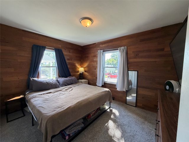2801 Cambridge Street, Des Moines, IA 50313