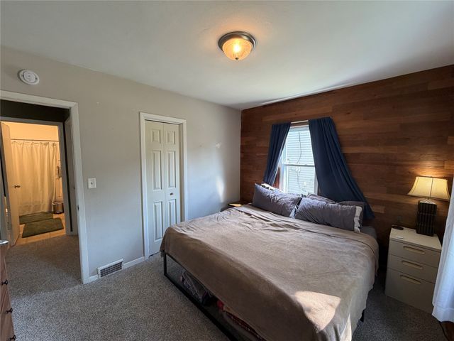 2801 Cambridge Street, Des Moines, IA 50313