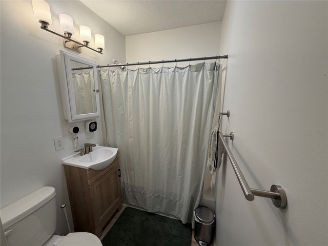 2801 Cambridge Street, Des Moines, IA 50313