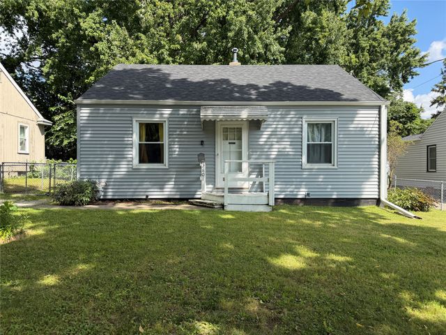 2801 Cambridge Street, Des Moines, IA 50313