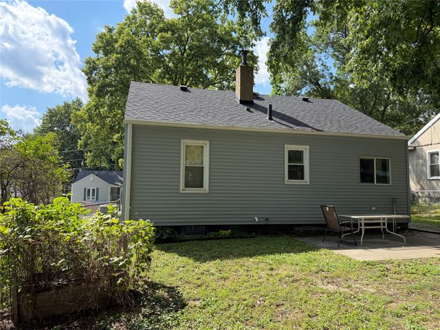 2801 Cambridge Street, Des Moines, IA 50313