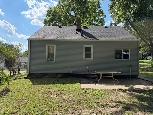 2801 Cambridge Street, Des Moines, IA 50313