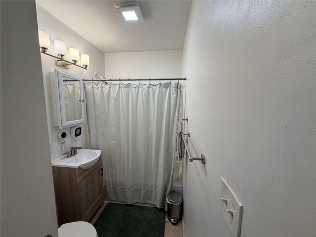 2801 Cambridge Street, Des Moines, IA 50313
