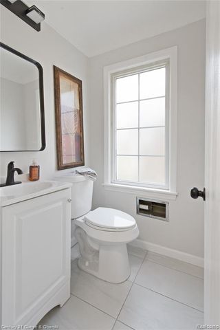 16166 Sunderland Road, Detroit, MI 48219