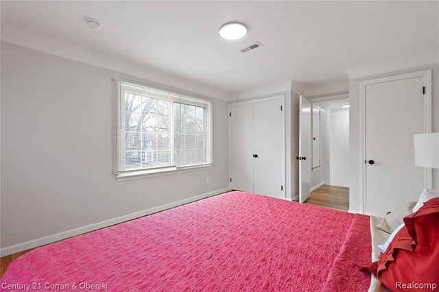 16166 Sunderland Road, Detroit, MI 48219