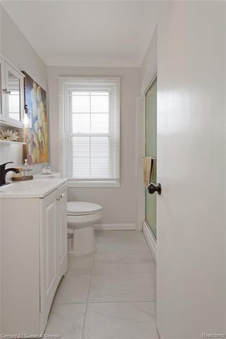 16166 Sunderland Road, Detroit, MI 48219