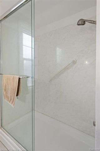 16166 Sunderland Road, Detroit, MI 48219