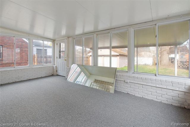 16166 Sunderland Road, Detroit, MI 48219