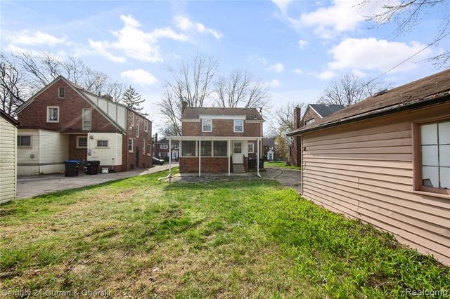 16166 Sunderland Road, Detroit, MI 48219