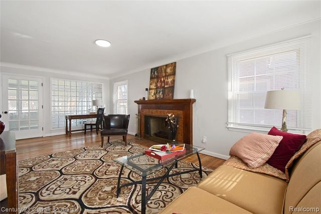 16166 Sunderland Road, Detroit, MI 48219