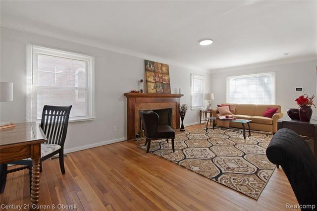 16166 Sunderland Road, Detroit, MI 48219