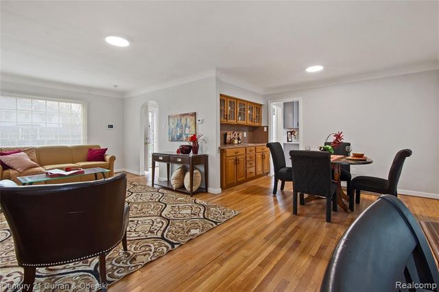 16166 Sunderland Road, Detroit, MI 48219