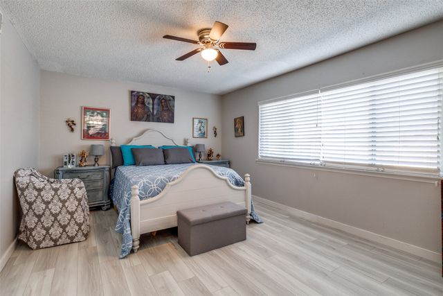 10650 Steppington Drive 206, Dallas, TX 75230