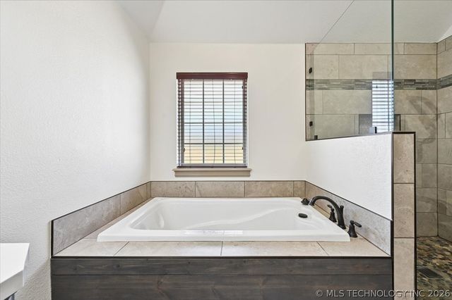 9354 S 282nd East Avenue, Broken Arrow, OK 74014