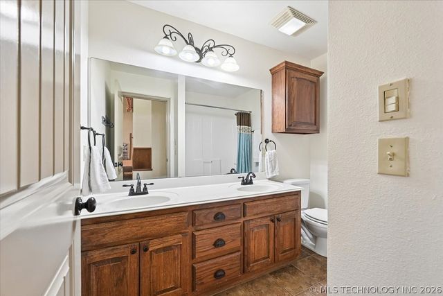 9354 S 282nd East Avenue, Broken Arrow, OK 74014