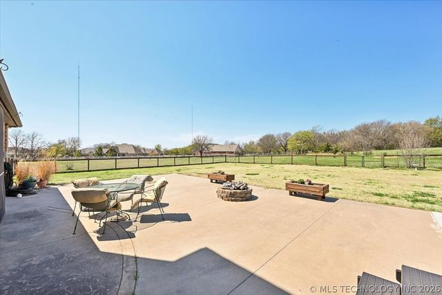 9354 S 282nd East Avenue, Broken Arrow, OK 74014