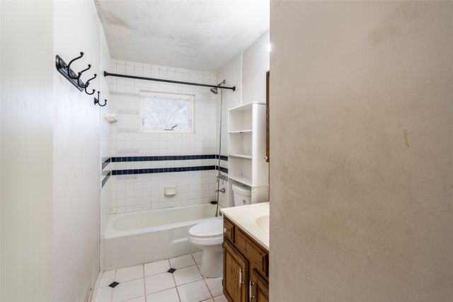 4320 54th Street, Des Moines, IA 50310