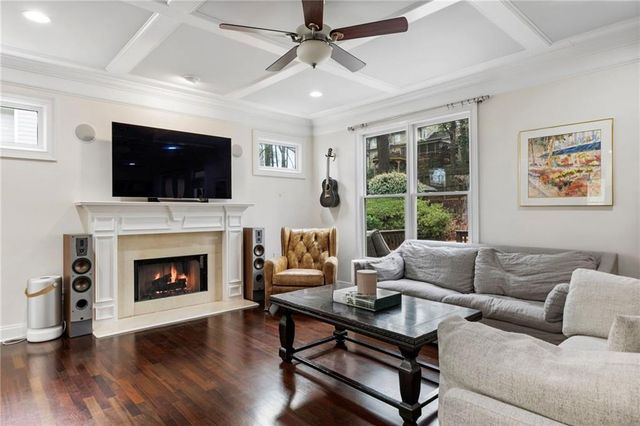 2588 Defoors Ferry NW Road, Atlanta, GA 30318