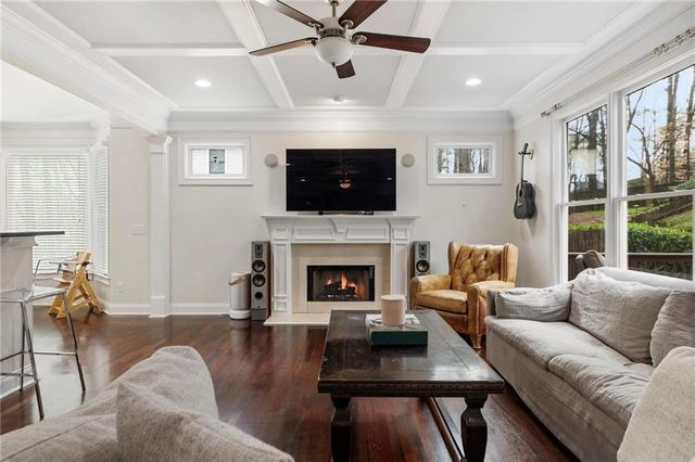 2588 Defoors Ferry NW Road, Atlanta, GA 30318