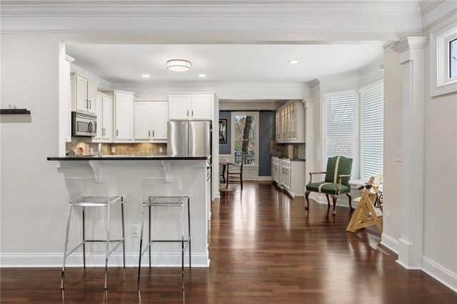 2588 Defoors Ferry NW Road, Atlanta, GA 30318