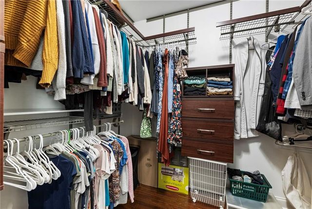 2588 Defoors Ferry NW Road, Atlanta, GA 30318