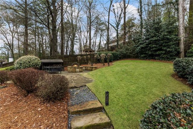 2588 Defoors Ferry NW Road, Atlanta, GA 30318