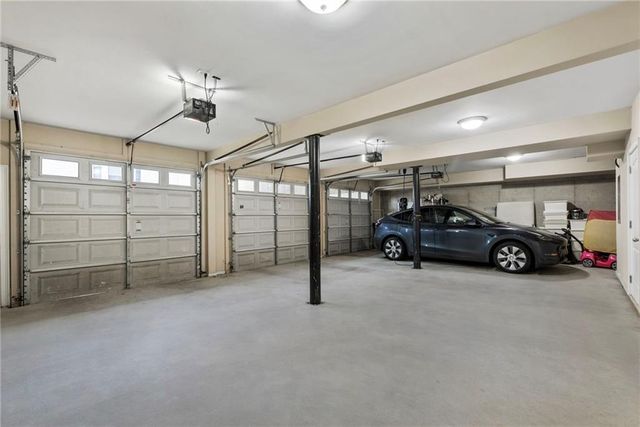 2588 Defoors Ferry NW Road, Atlanta, GA 30318