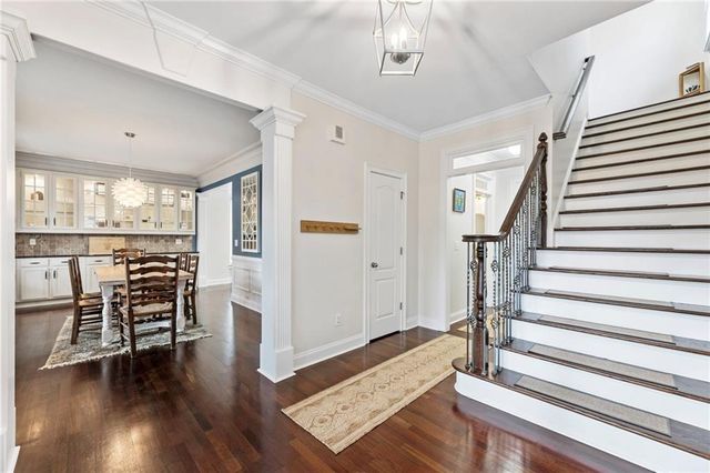 2588 Defoors Ferry NW Road, Atlanta, GA 30318