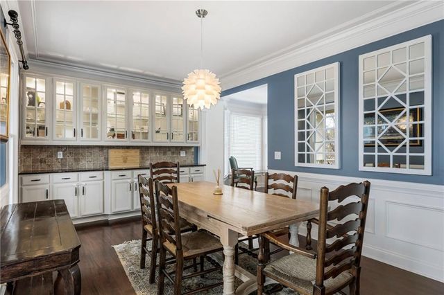 2588 Defoors Ferry NW Road, Atlanta, GA 30318