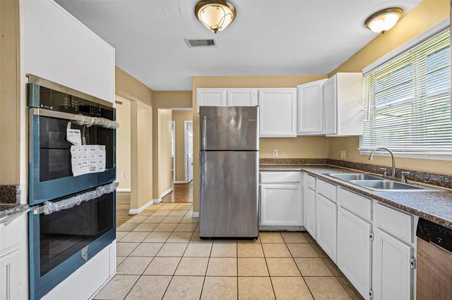 313 Greenbriar Drive, Baytown, TX 77520