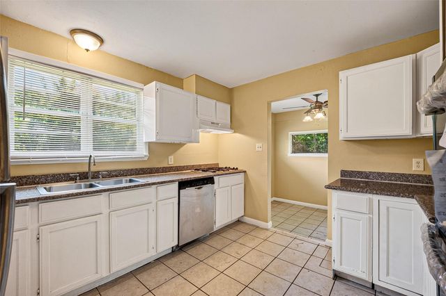 313 Greenbriar Drive, Baytown, TX 77520