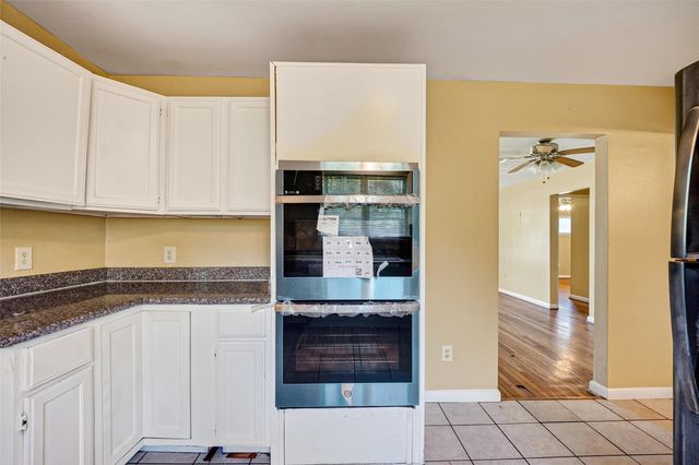313 Greenbriar Drive, Baytown, TX 77520