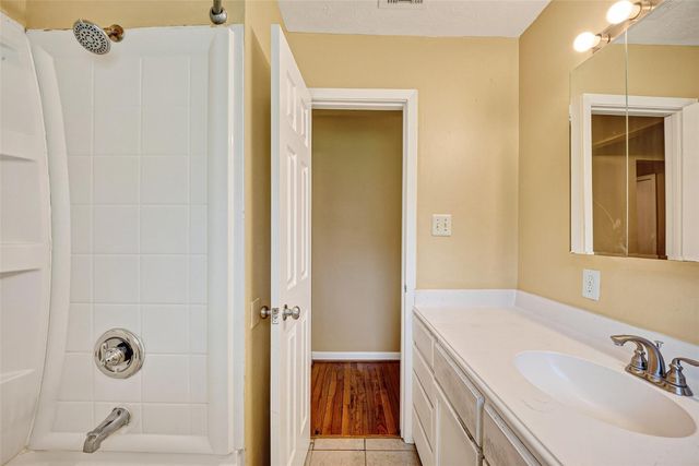 313 Greenbriar Drive, Baytown, TX 77520
