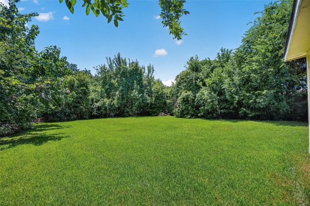 313 Greenbriar Drive, Baytown, TX 77520