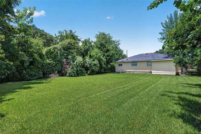 313 Greenbriar Drive, Baytown, TX 77520