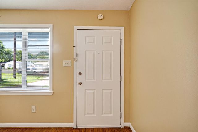 313 Greenbriar Drive, Baytown, TX 77520