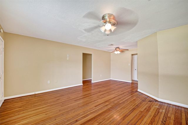 313 Greenbriar Drive, Baytown, TX 77520