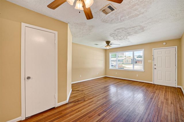 313 Greenbriar Drive, Baytown, TX 77520