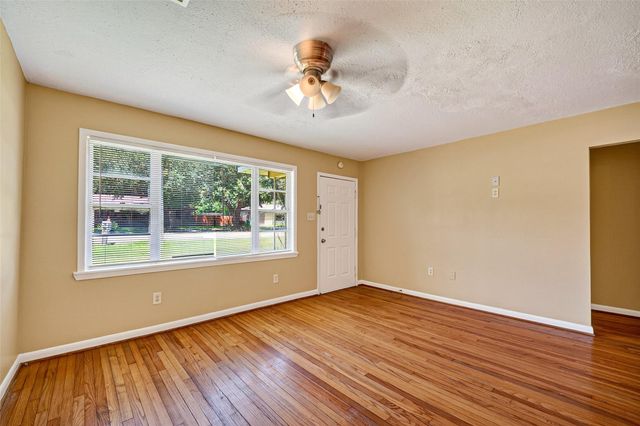 313 Greenbriar Drive, Baytown, TX 77520