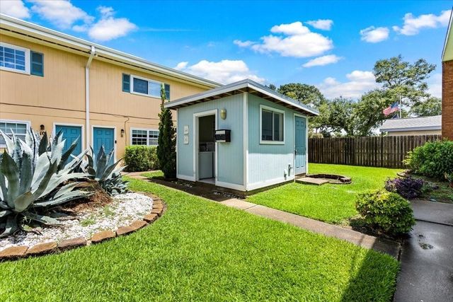 1914 Larrabee Street 7, Seabrook, TX 77586