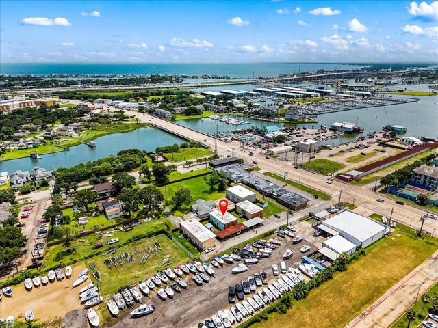 1914 Larrabee Street 7, Seabrook, TX 77586
