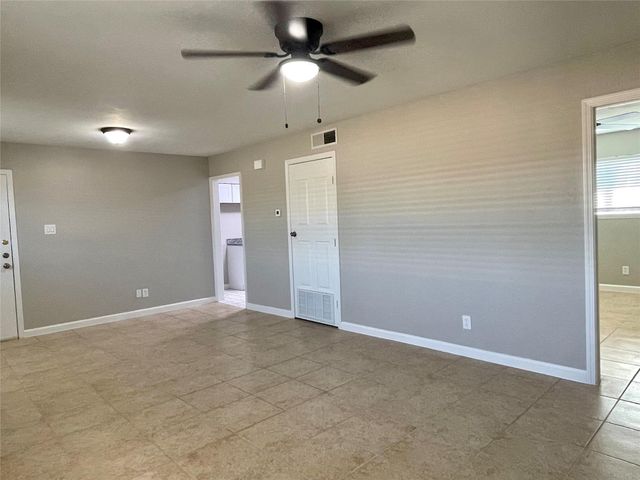 1914 Larrabee Street 7, Seabrook, TX 77586
